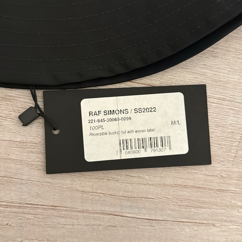 Unisex Raf Simons Reversible Bucket Hat - Picture 3 of 7